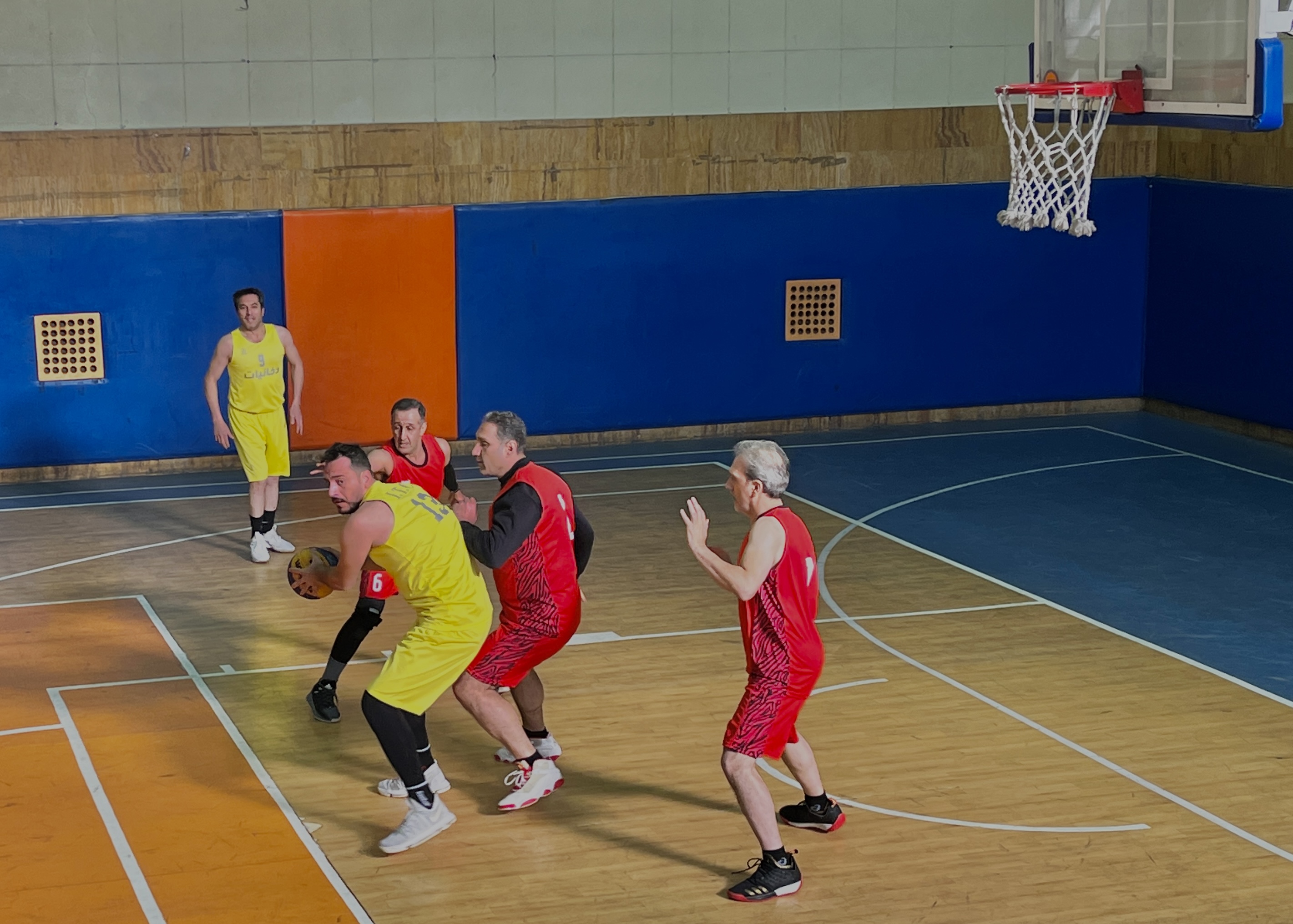 قهرمانی تیم دخانیات در دوازدهمین دوره مسابقات بسکتبال کارگری استان تهران