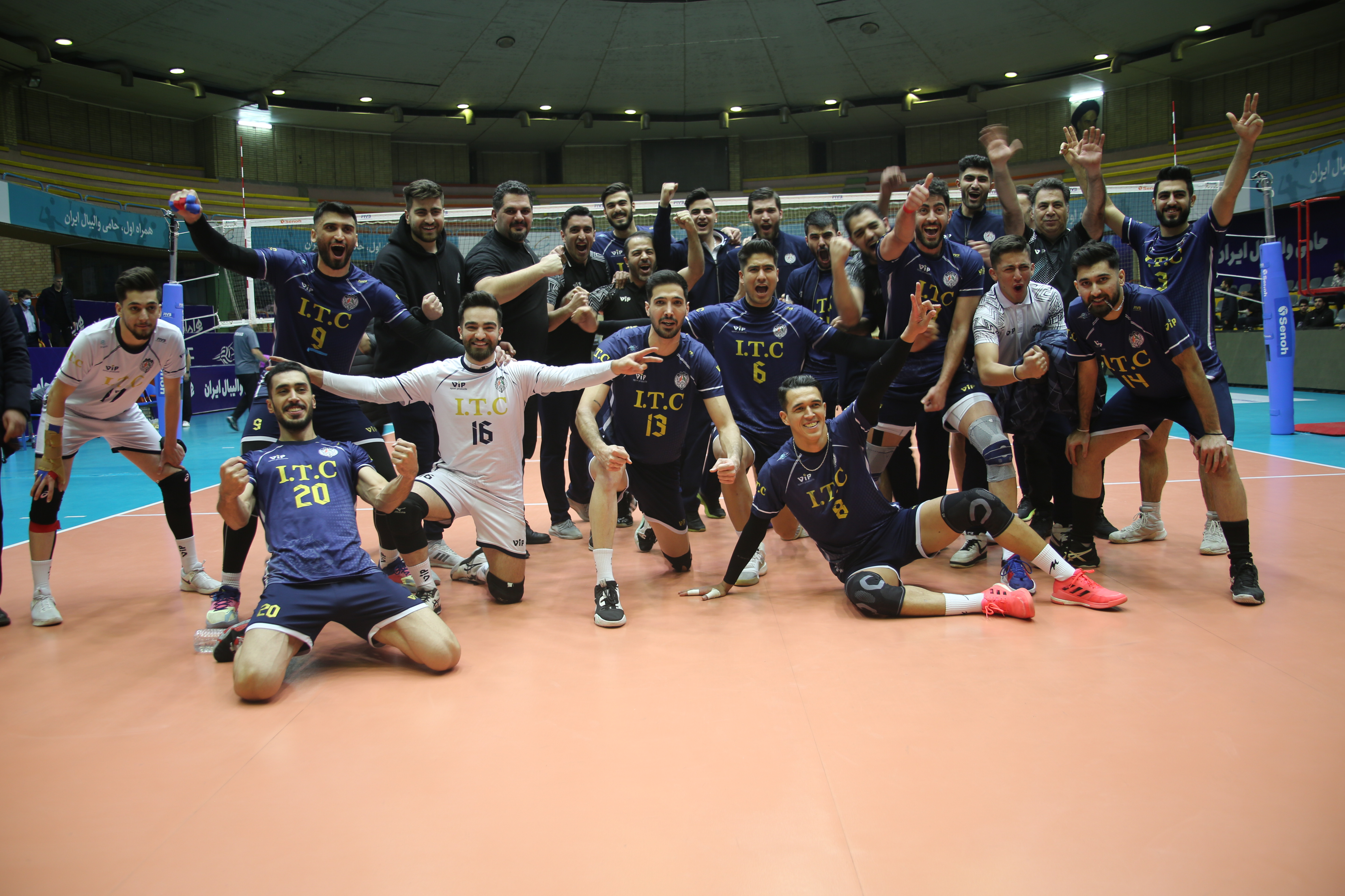 پیروزی تیم والیبال دخانیات مقابل  عقاب/ دخانیات راهی نیمه نهایی شد