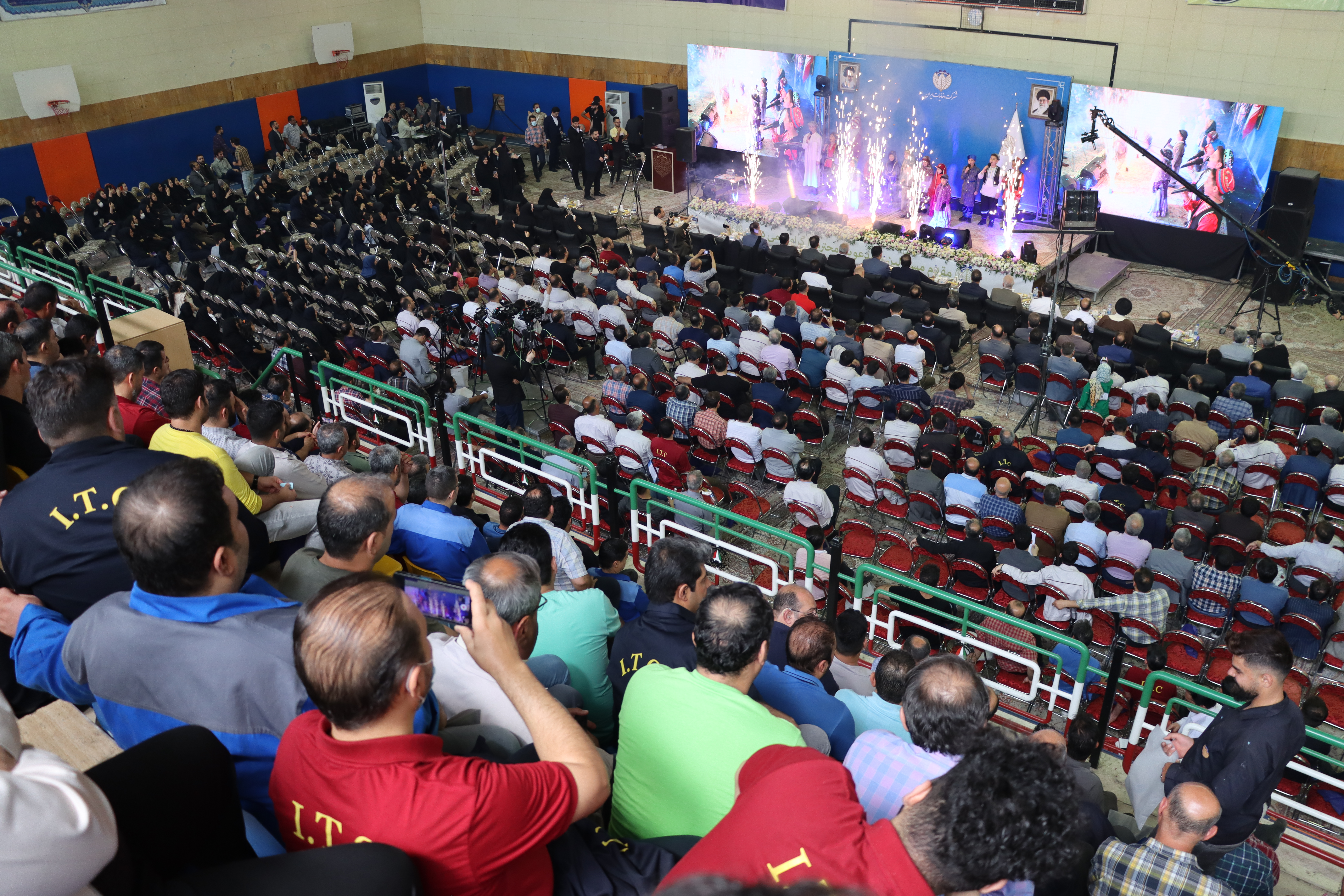 مراسم بزرگداشت روز کارگر در شرکت دخانیات برگزار شد 