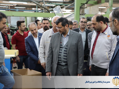 حضور مدیرعامل دخانیات در جمع کارگران خط تولید مجتمع تهران/ تشکر از تلاشهای یکساله و تبریک پیشاپیش سال جدید