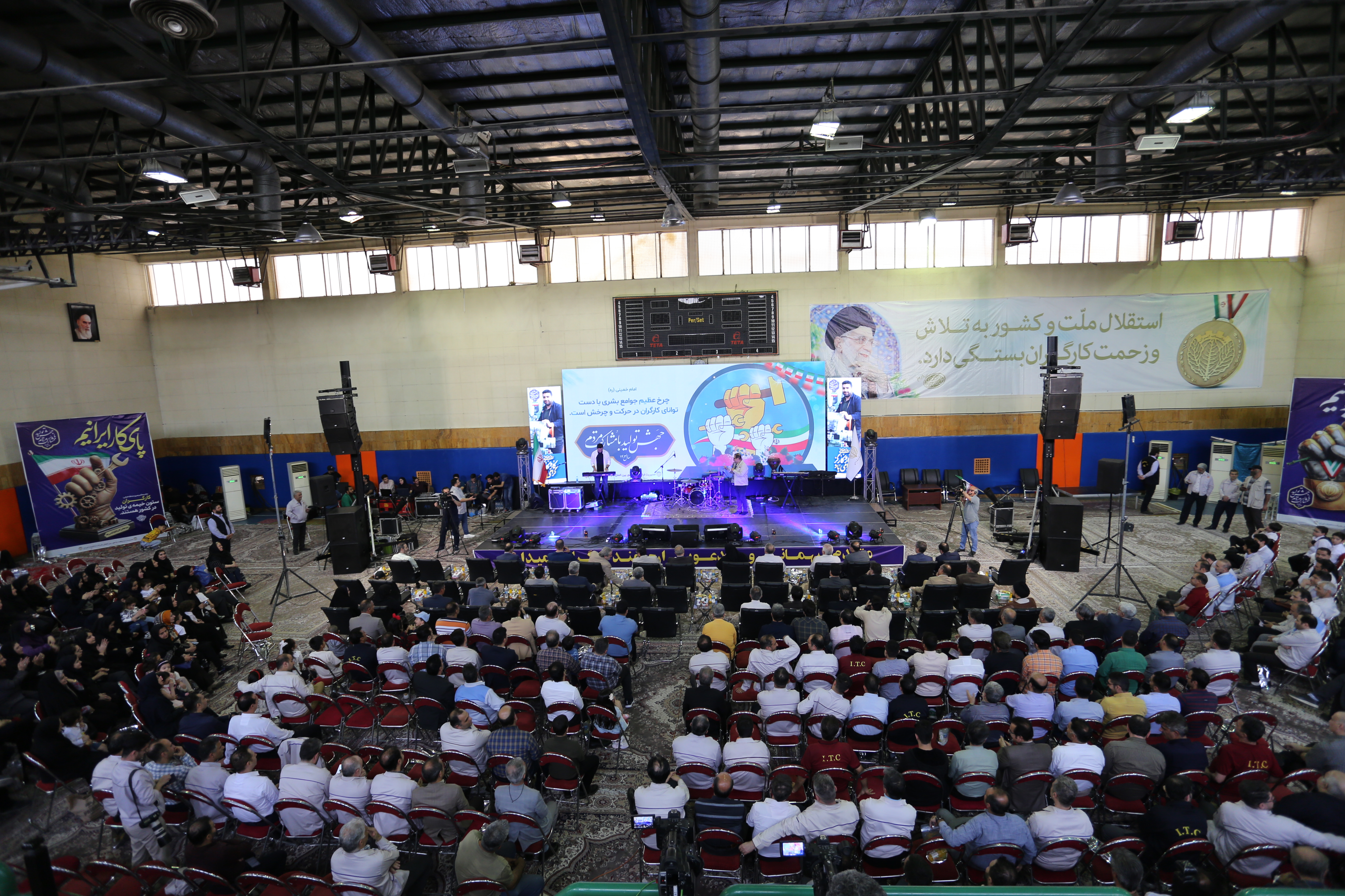 گزارش تصویری| جشن بزرگ روز کارگر و مراسم تجلیل از کارگران نمونه شرکت دخانیات   