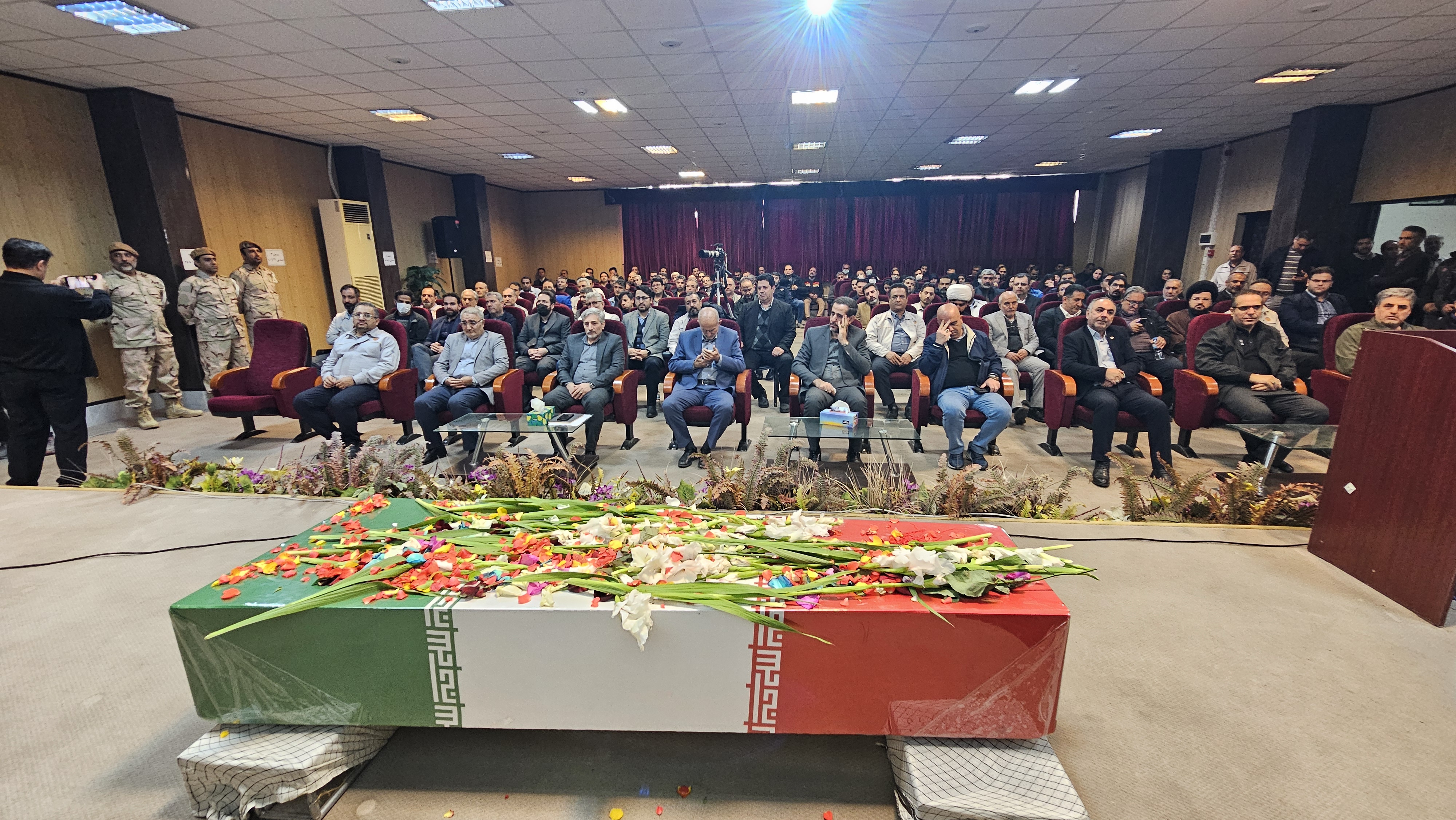  مراسم یادواره شهدای شرکت دخانیات ایران و وداع با پیکر شهید گمنام