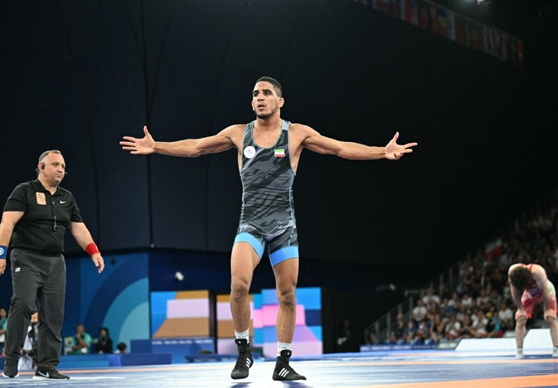 افتخاری دیگر در عرصه کشتی کشور/ کسب مدال نقره مسابقات کشتی آزاد المپیک 2024 پاریس، توسط رحمان عموزاد