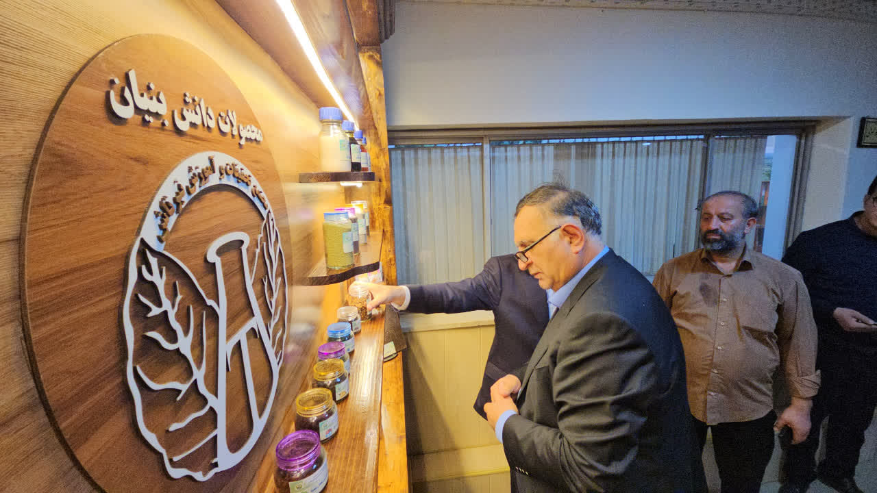 بازدید مدیرعامل شرکت دخانیات ایران از مجتمع تحقیقات و آموزش تیرتاش