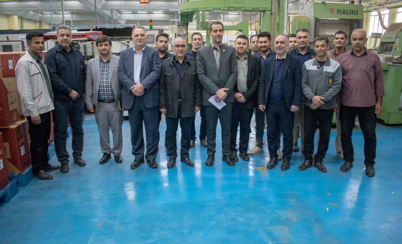 بازدید میدانی مدیر عامل صندوق بازنشستگی کشوری از مجتمع های تولیدی و تحقیقاتی شرکت دخانیات ایران